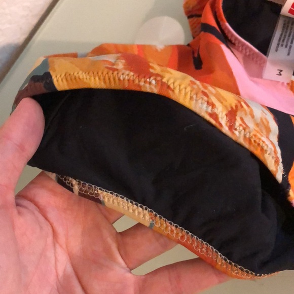 solid & striped Claudia Printed Asymmetric suit - Picture 8 of 15